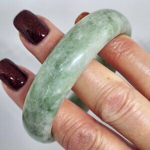 Vintage Natural Jade Jadite Mint Green White Bangle Bracelet 54.4 g, 15 mm